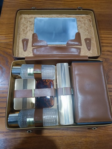 Ancienne trousse toilette - de,