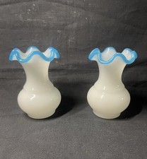 Paire de vases balustres en