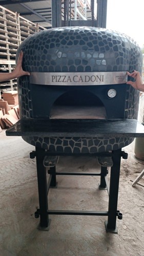 Four pizza bois napoli - à,