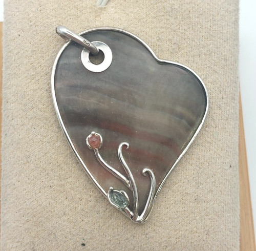 Beau pendentif forme coeur