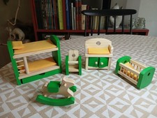 Maison de poupée BOIS - Chambre pour enfants : mobilier, literie, jouet, coffre