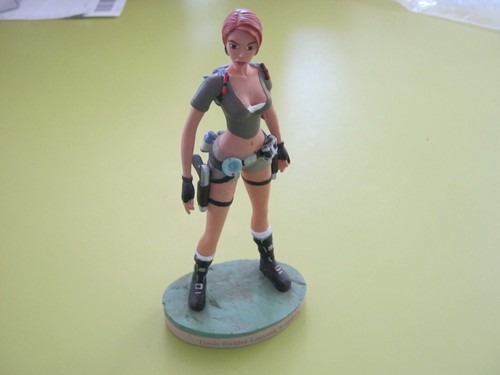 Figurine lara croft tomb - figurine,