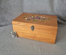 Boite à couture en bois