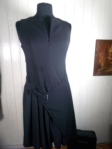 Jolie petite robe noire - robe,