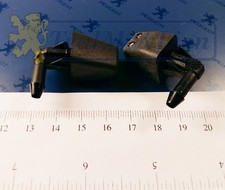 2 gicleurs de lave-vitre AV