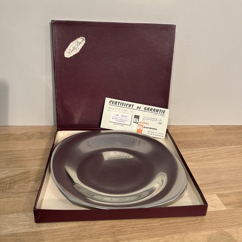 Ancien plat uginium - plat, en
