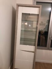 vitrine pour salon de couleur blanc.De 1m89 de largeur 62cm