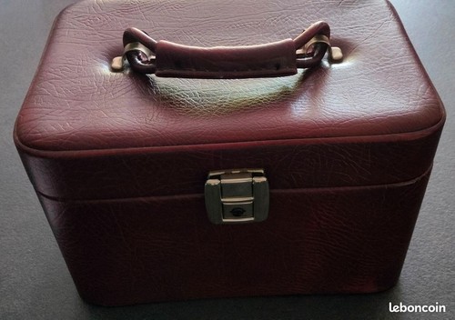 Vanity case bordeaux avec