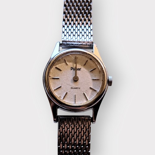 Pulsar montre avec - , en