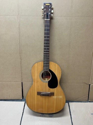 Yamaha acoustic guitar - fg-75,