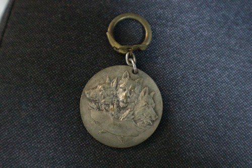 Ancien porte cle - cle, publicitaire