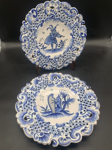Lot deux assiettes en - deux,