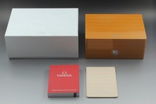 Coffret montre en bois Omega boîte extérieure blanche porte carte manuel...