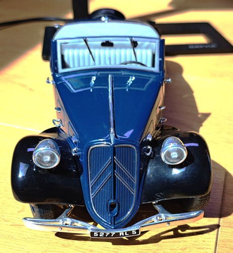 Voiture citroën traction - traction, av