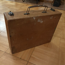 ANCIENNE BOITE DE PEINTURE