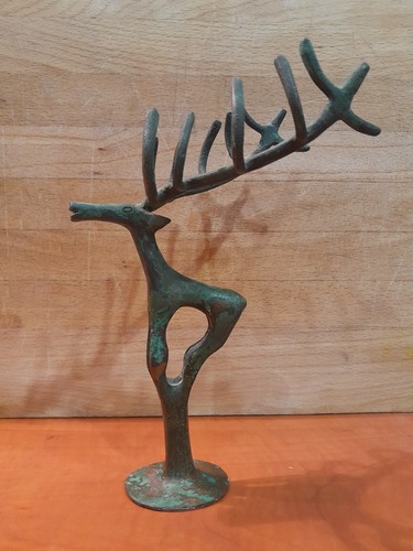 Sculpture brutaliste cerf - , en