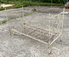 Lit pliant ou Banquette fer