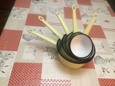 casserole jaune émaillée