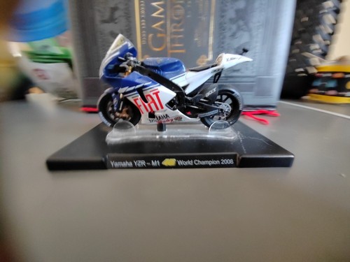 Valentino rossi yamaha yzr - valentino,