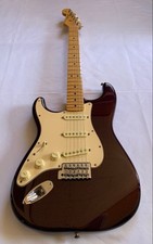 Guitare électrique Fender Stratocaster Left Handed Wine Red série vintage