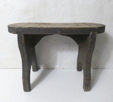 ancien petit banc en bois