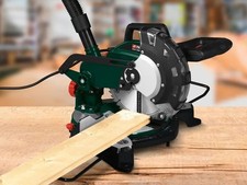 Scie à onglet et à Coupe
