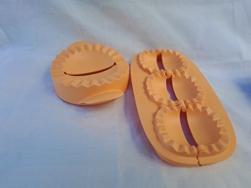 Tupperware moule chausson - tupperware,