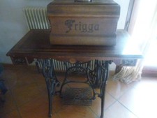 MACHINE A COUDRE ANCIENNE &