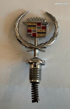 Emblème de capot Cadillac