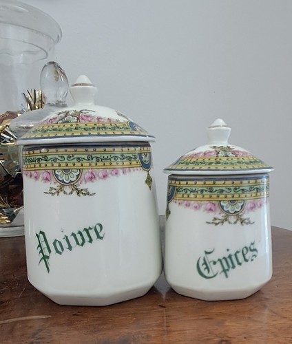 Pots épices en porcelaine - ,