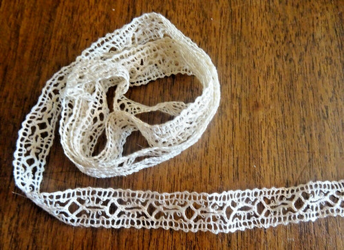 Dentelle aux fuseaux ancienne - ,