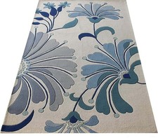 Tapis touffeté bleu aquarelle