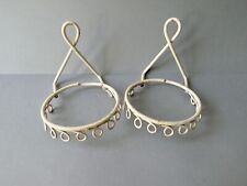 2 porte cache pot à fleurs muraux, métal blanc, années 50, Mathieu Mategot ?