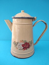 Ancienne  cafetière en tôle émaillée jaune avec motifs de fleurs