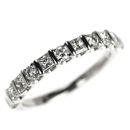Bague diamant taille princesse