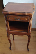 Table de chevet 1 tiroir en excellent état chêne  excellent état  (2 pièces)