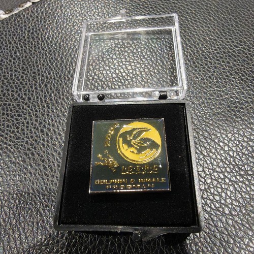Badge épingle dauphin - , casio