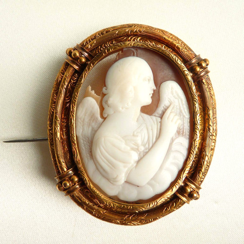 Grande broche médaillon