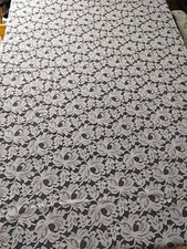 Nappe ovale dentelle