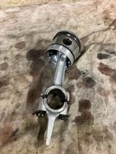 Piston et bielle moteur