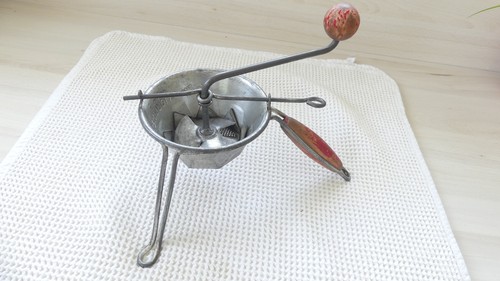Petite moulinette française - petite,