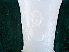 VASE EN OPALINE DE FOIRE