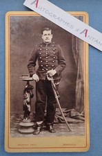 ● Militaire officier avec