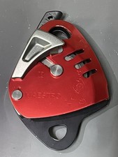 D024AA00 PETZL MAESTRO S Descender with integrated progress-capture pulley