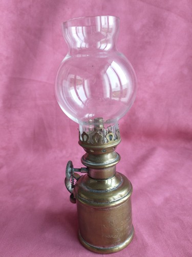 Jolie ancienne mini - mini, lampe