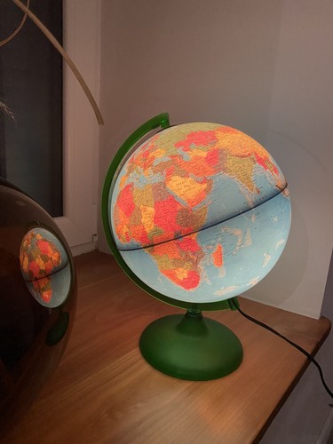 Globe terrestre lumineux - globe,