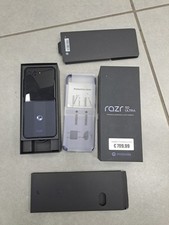 Motorola Razr 50 Ultra 12 +