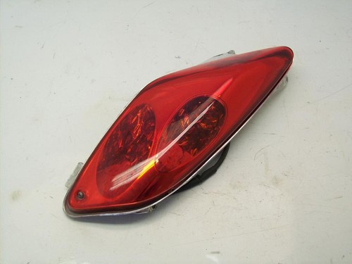 Right rear light - right,