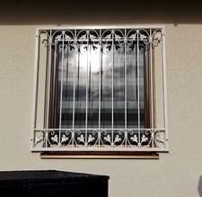 Grille de fenêtre en fer