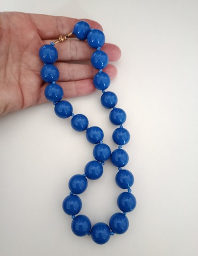 Neuf collier ras - de, cou